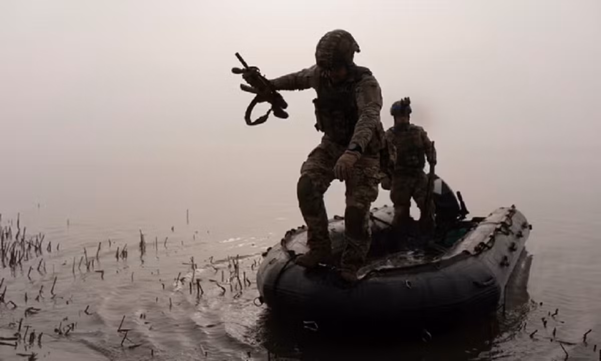 Theo nhận định của tờ Topwar, quân Ukraine đang cố gắng bằng mọi giá không chỉ để giành được chỗ đứng (đầu cầu) ở bờ nam, mà còn mở rộng vùng kiểm soát ở đây để đưa lực lượng lớn hơn và phát triển một cuộc tấn công tiếp theo.