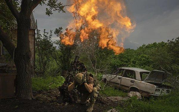 Cuộc xung đột Nga-Ukraine đã chứng minh rằng, hầu hết các chiến thuật bộ binh, chiến thuật xe tăng và chiến thuật pháo binh đã phải viết lại trong cuộc chiến này, vì tốc độ của cuộc chiến quá nhanh; hỏa lực ác liệt, kéo dài. 