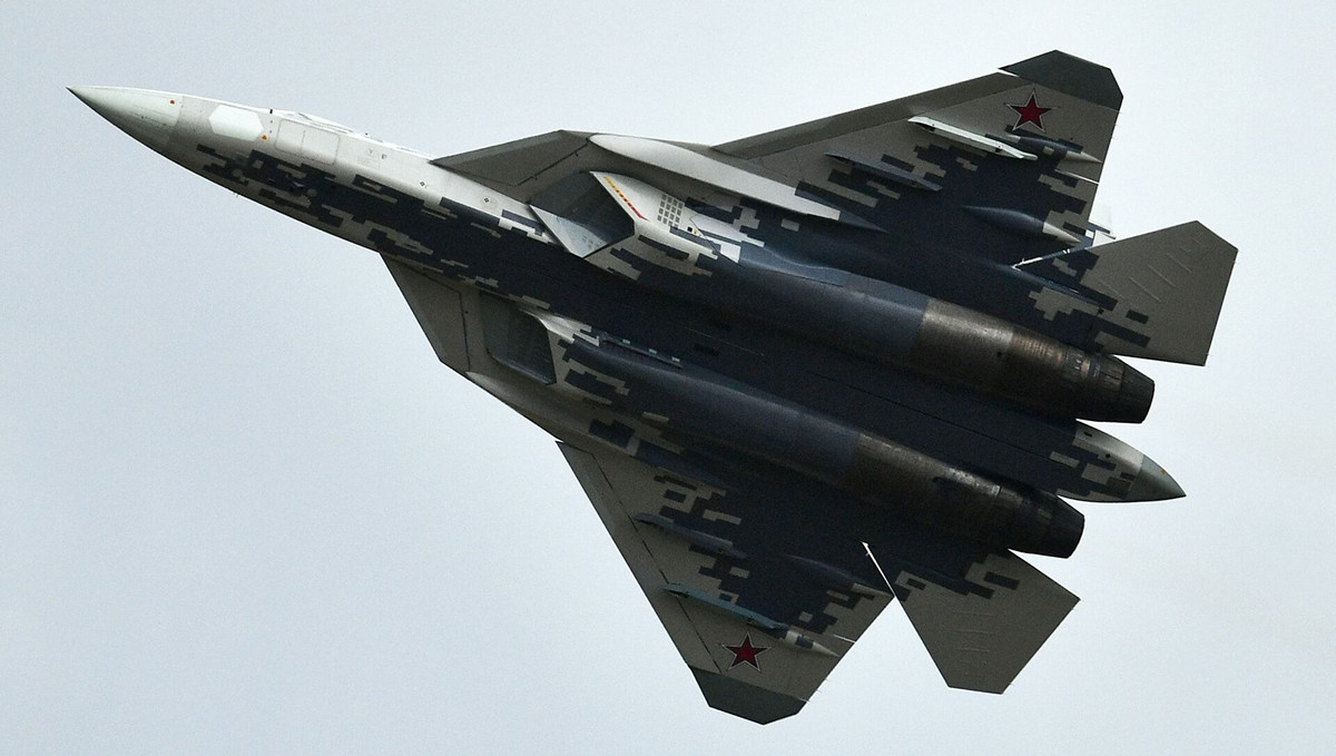 Trong mắt phương Tây, tiêm kích tàng hình Su-57 là đối thủ nặng ký của Không quân Nga, để răn đe NATO can thiệp vào cuộc xung đột Nga-Ukraine.