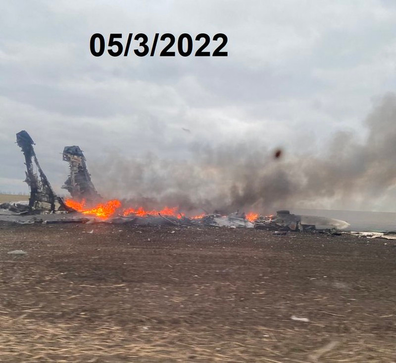 Lực lượng Hàng không Vũ trụ Nga, vốn đã không đạt yêu cầu kể từ sau cuộc xung đột Nga - Ukraine, cuối cùng đã đưa trang bị tối tân nhất của họ vào tham chiến ngày 10/3, đó là máy bay chiến đấu tàng hình Su-57. Ảnh: Tiêm kích Nga rơi ở Ukraine.