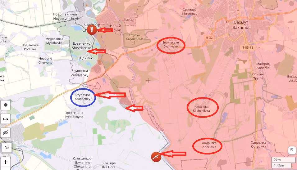 Rybar cũng cho biết, các đơn vị đột kích của Nga đã giành thắng lợi ở khu vực làng Ivanovskoye, nằm gần Chasov Yar. Tại đây quân Nga đã chiếm giữ một số vành đai rừng và một phần đường Stupki. Tại khu vực làng Andreevka, các nhóm tấn công của Quân đội Nga đã di chuyển dọc theo tuyến đường sắt và chiếm một phần lãnh thổ rộng khoảng 2,5 km vuông.