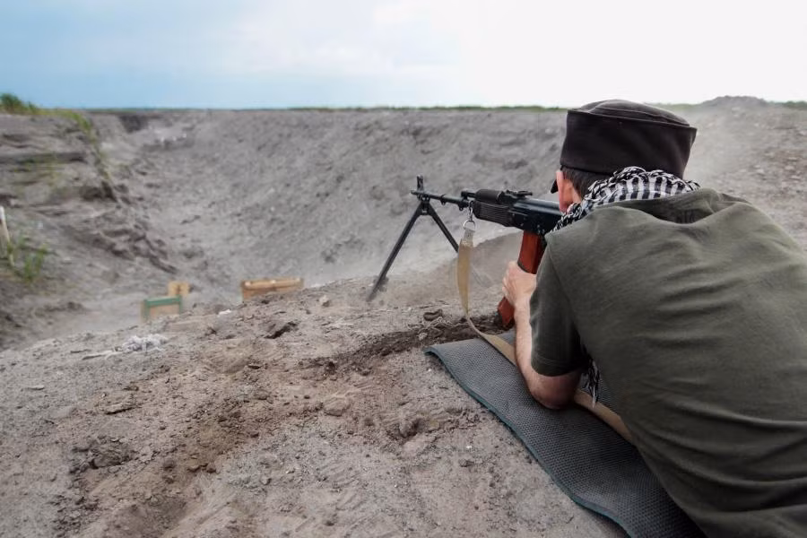 Kênh Deep State cũng cho biết, các nhóm tấn công của Nga hiện đang cố thủ ở khu vực phố Nedogibchenko, dẫn thẳng đến hội đồng thành phố và sân vận động Avangard. Tuy nhiên quân Ukraine hiện đang kháng cự quyết liệt và lực lượng tiếp viện đang tiếp tục được đưa đến thành phố.