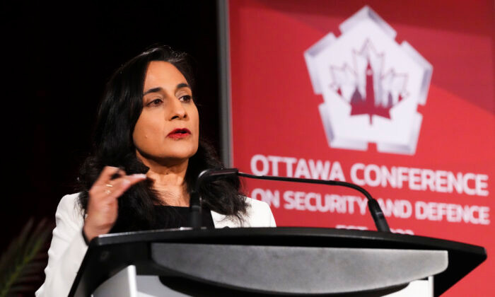 Ngay từ ngày 18/3, Canada đã thừa nhận rằng, họ đã cạn kiệt kho dự trữ tên lửa và các vũ khí, thiết bị khác để hỗ trợ Ukraine. Bộ trưởng Quốc phòng Canada Anita Anand nói: “Trong phạm vi chúng tôi có thể cung cấp (thêm) vũ khí, nhưng chúng tôi đã hết hàng trong kho dự trữ”.