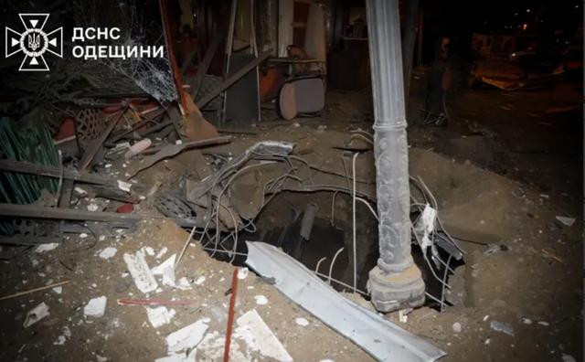 Quả tên lửa Iskander-M đã bắn trúng tòa nhà khách sạn Bristol một cách chính xác, khu vực bị trúng tên ngay lập tức sụp đổ, lực lượng đặc nhiệm Anh bị chôn vùi trong đống đổ nát. Ukraine đã nhanh chóng tổ chức lực lượng để tiến hành hoạt động cứu hộ, số thương vong cụ thể vẫn chưa rõ ràng. 