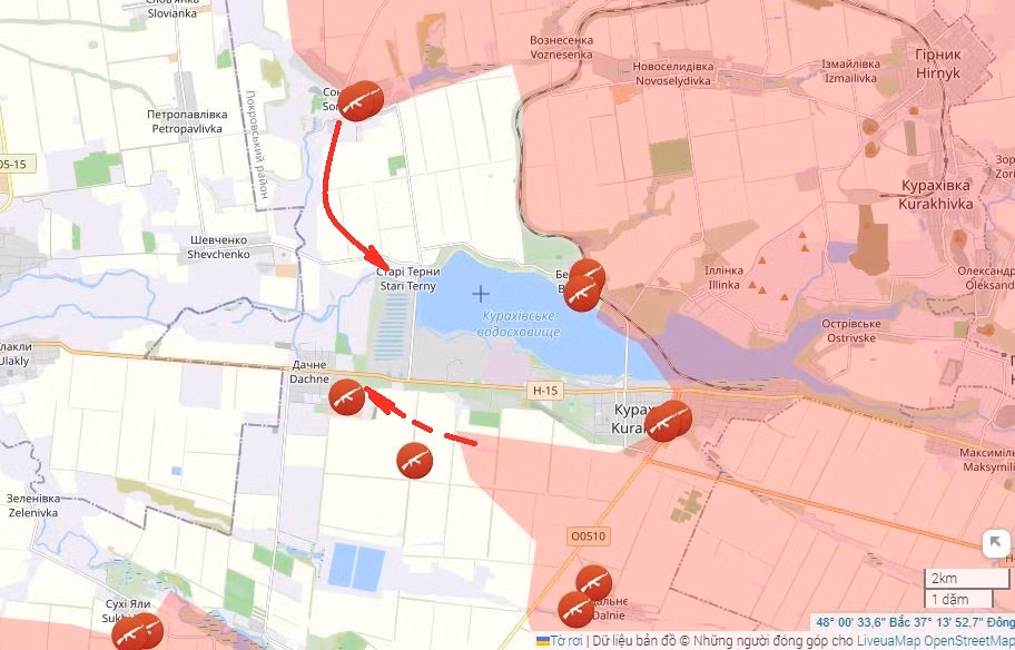 Quan sát trên bản đồ chiến trường Liveuamap (bị cấm ở Nga), cho thấy quân Nga chuẩn bị đóng "cổng tử thần" ở Kurakhove, Quân đội Ukraine chỉ còn cách “cổng tử thần” một đường “mỏng manh”. Trên tuyến phòng thủ dọc sông Sukhi Yaly, Cụm Vostok đã đột phá tới làng Romanovka, cố gắng giảm một nửa quân Ukraine trong vòng vây. 