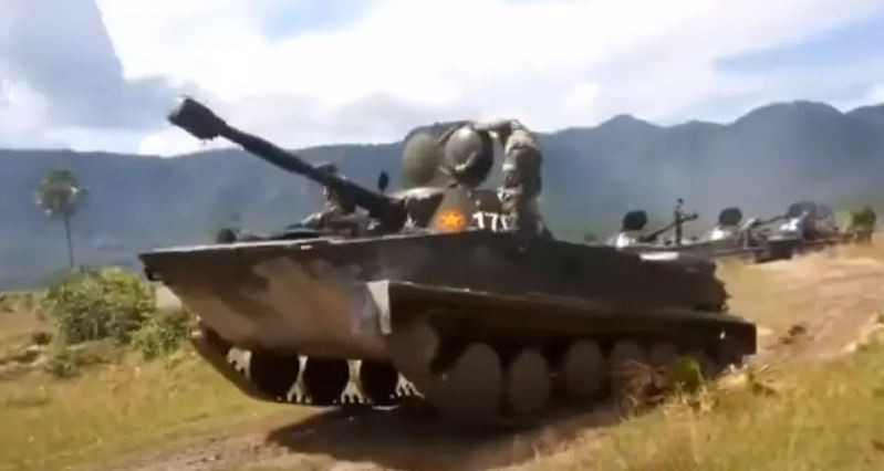 Bên cạnh xe chiến đấu bộ binh XCB-01, ngành công nghiệp quốc phòng Việt Nam đang tiến hành hiện đại hóa hạn chế xe tăng bơi hạng nhẹ PT-76B. Loại phương tiện này đã được đưa vào biên chế trong quân đội từ 67 năm trước. Tuy nhiên, Quân đội nhân dân Việt Nam vẫn chưa tìm được “người kế nhiệm” của loại vũ khí này.