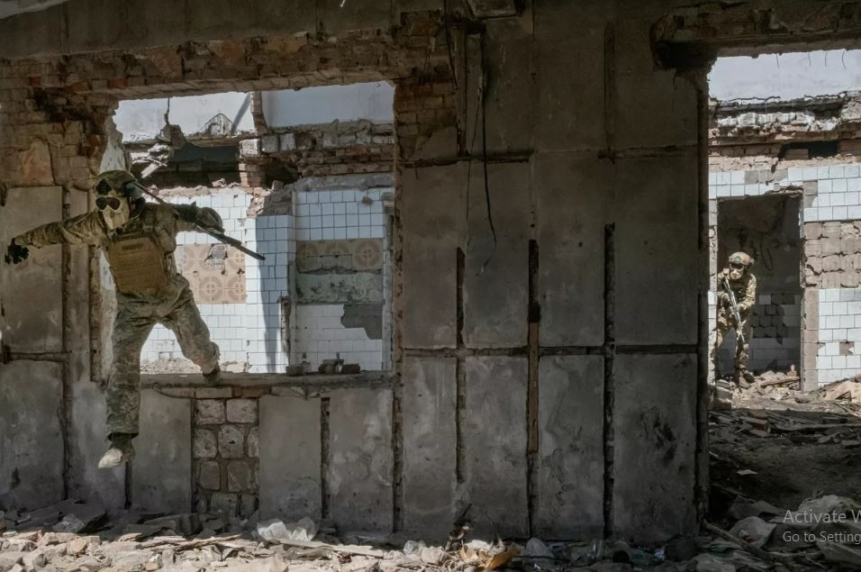 Vào thời điểm quan trọng của chiến dịch, Quân đội Nga đã yêu cầu sự hỗ trợ từ lữ đoàn hoạt động đặc biệt "Tsar Wolf" hoạt động chiến đấu ở khu vực Donetsk. Hai tiểu đoàn của "Tsar Wolf" được điều đến, tình hình chiến trường lập tức thay đổi.