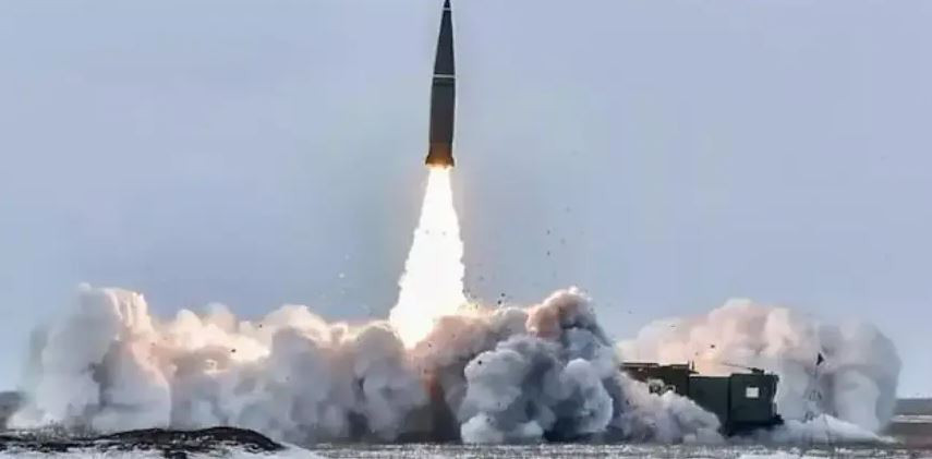 Gần đây, tên lửa chiến thuật "Iskander-M" của Nga đã tỏa sáng trên chiến trường, với sai số thông thường của nó là dưới 2 mét, nên tỷ lệ bắn trúng cực kỳ cao, khiến nó trở thành cơn ác mộng đối với các cố vấn quân sự và lính đánh thuê nước ngoài của Quân đội Ukraine. 