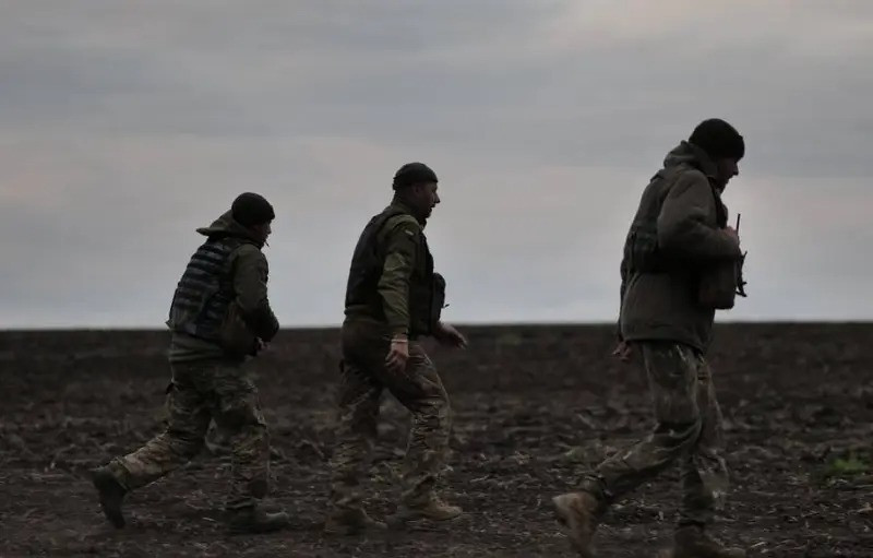 Các nhà phân tích phương Tây, được tờ New York Times của Mỹ phỏng vấn, đều thừa nhận rằng các quân Ukraine còn ở Kursk, đang chạy trốn khỏi khu vực này trong bối cảnh quân Nga tấn công quyết liệt, và các hoạt động quân sự ở khu vực này của Nga sắp kết thúc.