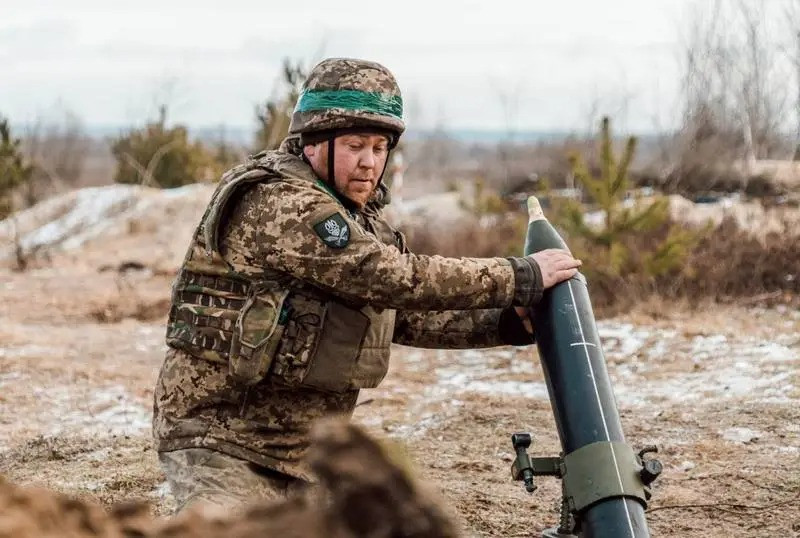 Hiện tại những thông tin về tình hình chiến sự ở khu vực biên giới Kursk-Sumy có phần mâu thuẫn, nguyên nhân là do tình hình thay đổi rất nhanh. Nhưng có thể khẳng định, RFAF đang tiếp tục tập trung lực lượng, không chỉ đánh bật số quân Ukraine ít ỏi về bên kia biên giới, mà còn sử dụng đầu cầu này, để tấn công tổng lực sang lãnh thổ Ukraine.