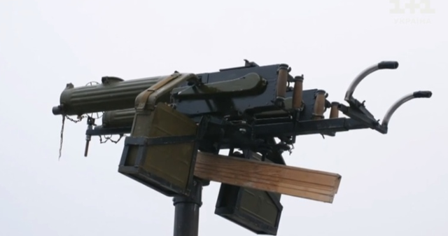 Dù khẩu súng máy Maxim đã quá lạc hậu, nhưng do sử dụng vào nhiệm vụ phù hợp, nó vẫn rất quan trọng đối với các lực lượng vũ trang Ukraine, đặc biệt là lực lượng dân quân tự vệ. Tuy nhiên câu hỏi là số vũ khí hiện đại khổng lồ mà Ukraine được thừa hưởng khi Liên Xô tan rã đã đi đâu?