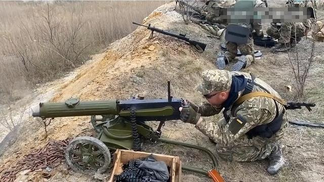 Do vậy khả năng sống sót của súng máy hạng nặng Maxim trong xung đột hiện đại rất thấp, nhiều trường hợp khẩu đội súng máy bị tập kích, thậm chí không kịp bắn hết một dây đạn khi không thể di chuyển.