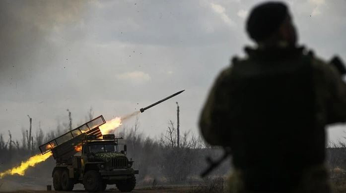 Nhưng với việc lực lượng không quân chiến thuật của Nga hồi sinh, thương vong của Quân đội Nga đã giảm đi rất nhiều, nhưng thương vong của Quân đội Ukraine lại tăng gấp đôi. Theo tin tức mới nhất, Quân đội Nga tiến cách thành phố Kharkov chưa đầy 20 km; như vậy thành phố này đã nằm trong tầm khống chế của pháo binh Nga.