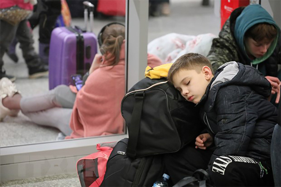 Nếu Ukraine cam kết trở thành quốc gia trung lập và tiến hành trưng cầu dân ý với những vùng đất ly khai từ trước kia, thì có khả năng, chiến tranh sẽ không xảy ra. Bóng tối trước bình minh luôn là bóng tối nhất và hòa bình cho Ukraine vừa ló rạng; nhưng người Ukraine muốn có hòa bình, đòi hỏi họ phải có sự dũng cảm và khôn ngoan.