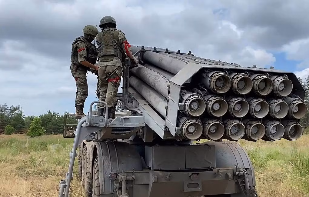 Đồng thời, chiến thuật ổn định và chắc chắn này còn làm giảm các xung đột quân sự và thương vong không đáng có, phản ánh tính cân nhắc kép giữa tính hiệu quả và tính nhân đạo trong chiến tranh hiện đại. (Nguồn ảnh: Sohu, Alamy, Ukrinform, Sputnik).