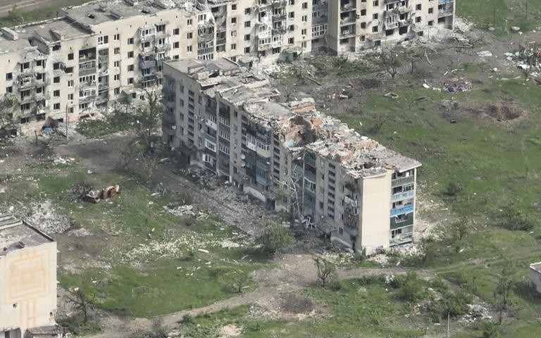 Vừa qua, Bộ Tổng tham mưu Quân đội Ukraine đã tái triển khai tại đây các lữ đoàn bộ binh cơ giới độc lập số 24, 30, 41, các tiểu đoàn tấn công độc lập số 225 và 425, cũng như các đơn vị UAV để tăng cường khả năng phòng thủ ở thành phố này. 