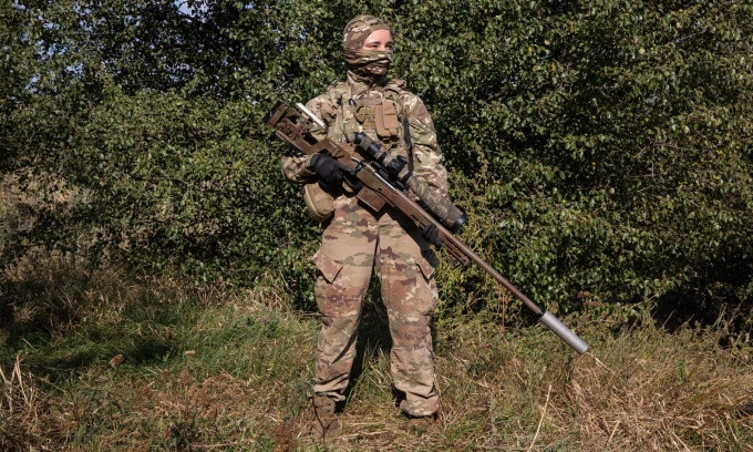 Ritter không phải là chuyên gia quân sự nước ngoài duy nhất chỉ trích gay gắt cuộc phản công của Quân đội Ukraine đang diễn ra. Nhiều nhà phân tích quân sự khác cũng nói điều tương tự - cuộc phản công không chỉ bộc lộ điểm yếu của Ukraine mà còn buộc phương Tây phải đặt câu hỏi về tính hiệu quả trong các chiến lược quân sự của chính họ.