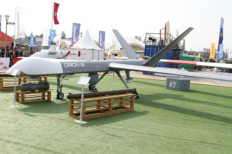 Đánh giá chung, UAV Orion được đưa vào phục vụ trong Quân đội Nga quá muộn. Vào tháng 4/2020, lô đầu tiên của 3 UAV Orion và 2 cabin điều khiển mặt đất UAV mới được chuyển giao cho Quân đội Nga, với mục đích là thử nghiệm.