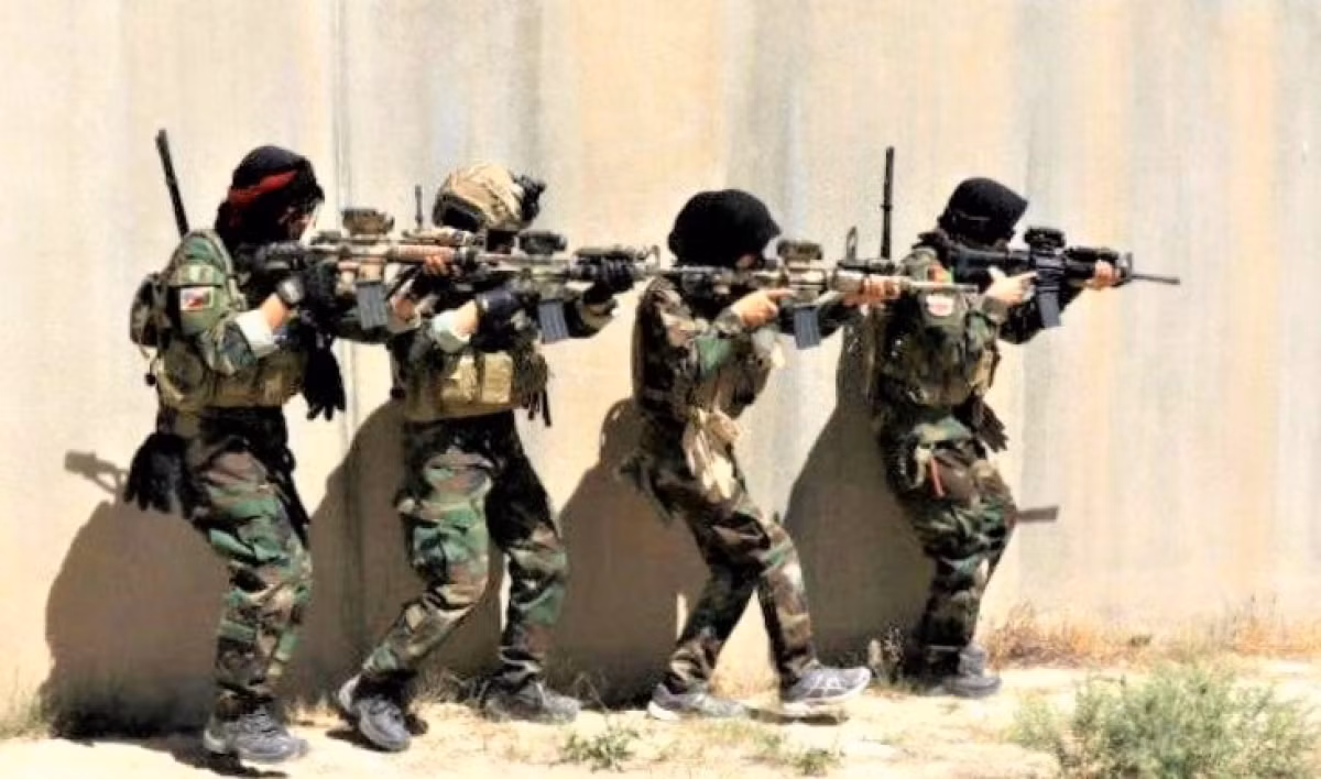Theo những nguồn tin công khai, sau khi Mỹ rút quân khỏi Afghanistan (tháng 8/2021), phần lớn trong số hàng chục nghìn thành viên lực lượng đặc biệt của Quân đội Quốc gia Afghanistan mà họ đã đào tạo, đã không thể xuất cảnh sang Mỹ hoặc các nước phương Tây.