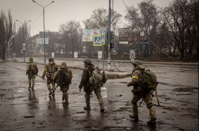 Còn kênh Deep State của Ukraine đã dẫn lời chỉ huy Quân đội Ukraine, ra lệnh nghiêm khắc cho các đơn vị của họ ở Kurakhove chiến đấu kiên cường đến phút cuối cùng. Tuy nhiên, các hành động kháng cự của quân Ukraine thực sự không hiệu quả, khi họ không có hỏa lực chi viện. 