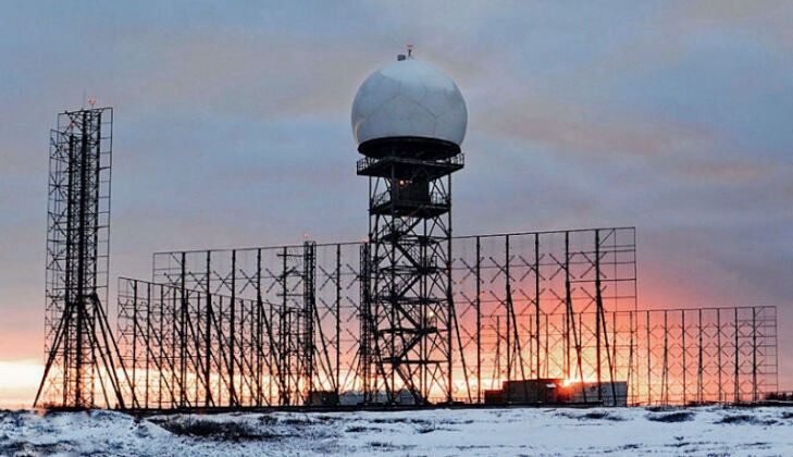 Hệ thống S-300PMU-2 cũng có thể kết nối với radar tầm xa Rezonans-NE của Iran, do Nga cung cấp, được tối ưu hóa để cảnh báo phòng không về máy bay tàng hình và tên lửa hành trình tầm thấp từ khoảng cách xa, giúp các đơn vị S-300, tập trung radar trinh sát vào hướng mà máy bay Israel có thể xuất hiện. 