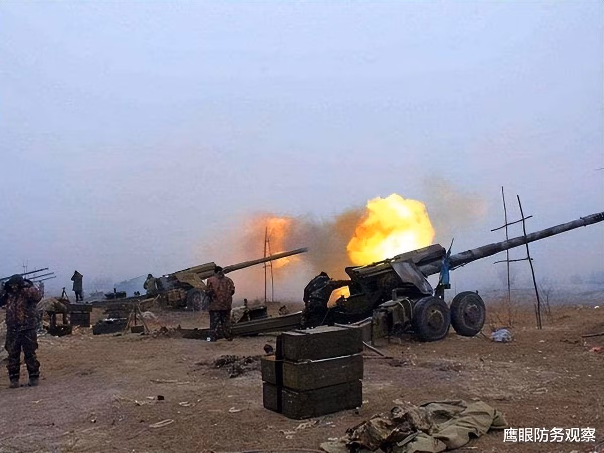 Trên chiến trường Donbass, các trận địa pháo của Nga và Ukraine đều là các trận địa bắn gián tiếp, thường trận địa đặt pháo cách mục tiêu từ vài km đến vài chục km, nên pháo thủ hầu như không thể dùng mắt để ngắm bắn trực tiếp các mục tiêu của đối phương.