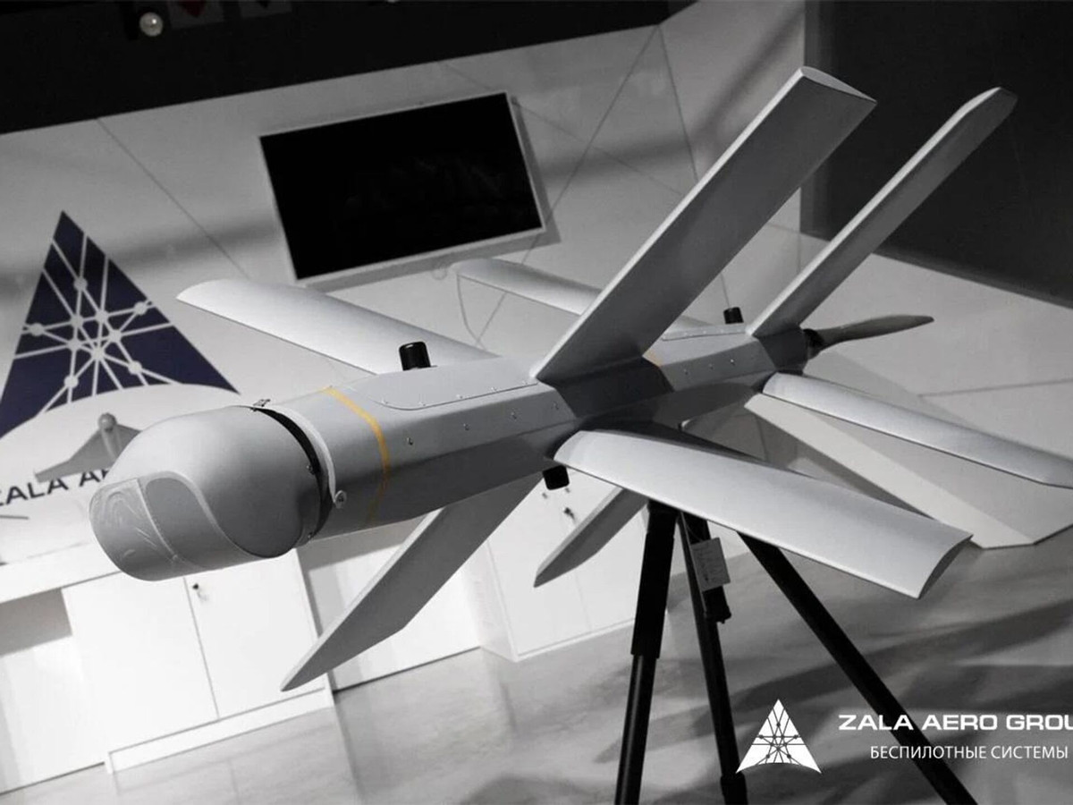 Trong khi đó, thời gian bay của Lancet-1 và Lancet-3 chưa đến 40 phút, trừ khi những trắc thủ Nga là người điều khiển UAV có kỹ năng cao, nếu không sẽ rất khó để xác định được HIMARS ẩn nấp trong thời gian ngắn. 