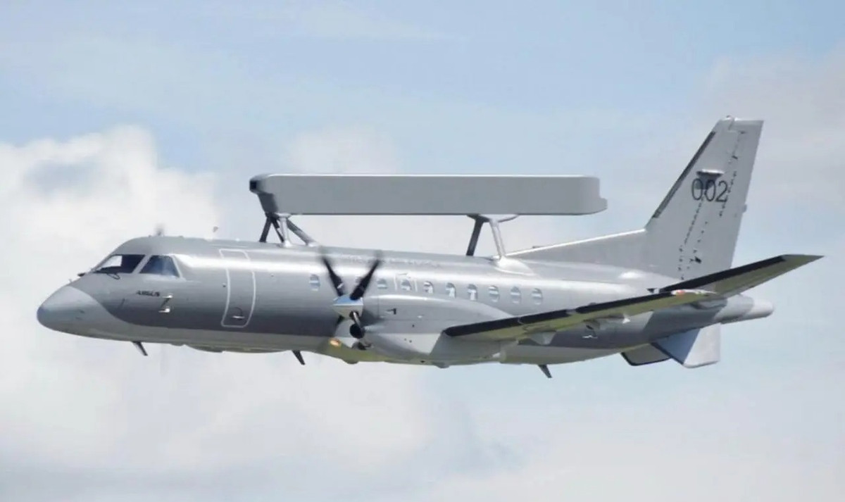 Với khả năng phát hiện và theo dõi mục tiêu nhanh chóng và chính xác, radar của Saab ASC 340 tự hào có tốc độ cập nhật cao. Công nghệ băng tần S của nó, đảm bảo hiệu suất đặc biệt trong nhiều điều kiện thời tiết.