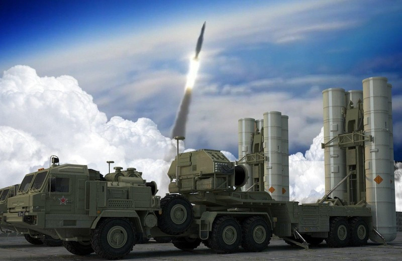 Nhưng câu hỏi đặt ra là chúng liệu có an toàn trước siêu tên lửa phòng không S-500 Prometheus của Nga, khi có tầm bắn hiệu quả tối đa là 600 km, độ cao 200 km, vượt trội hơn so với các hệ thống phòng không S-300 và S-400, vốn chỉ giới hạn ở phạm vi 400 km và độ cao thấp hơn? (nguồn ảnh Military Review, TASS, Kyiv Post).