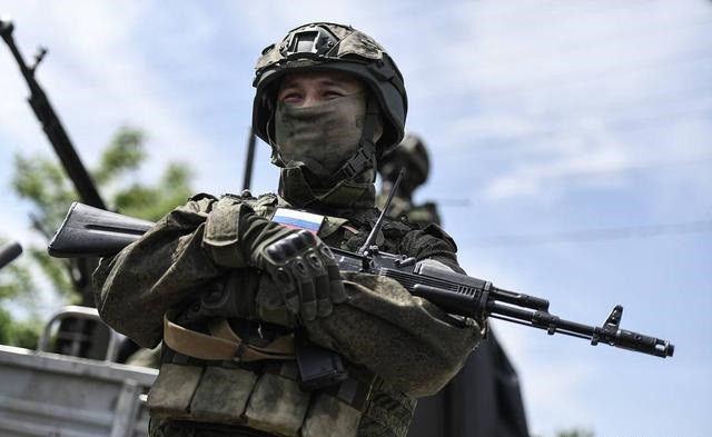 Nga “dọn sạch” đầu cầu đổ bộ của Ukraine ở tả ngạn sông Dnieper Nga “don sach” dau cau do bo cua Ukraine o ta ngan song Dnieper