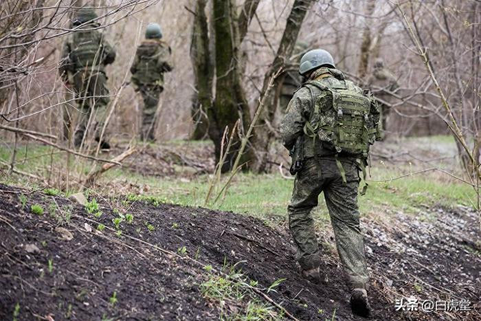 Sau trận Kursk, RFAF đã tập một lực lượng chiến đấu mới (trong đó có nhiều đơn vị lính nghĩa vụ quân sự) với quy mô khoảng 70.000 quân; một lực lượng lớn như vậy, đủ sức mở ra một chiến trường mới ở tỉnh Sumy. Tổng thống Nga cho biết, Moscow sẽ lập vùng đệm an ninh tại tỉnh Sumy; và việc tập trung quân Nga tại đây, có thể là để thực hiện kế hoạch này.