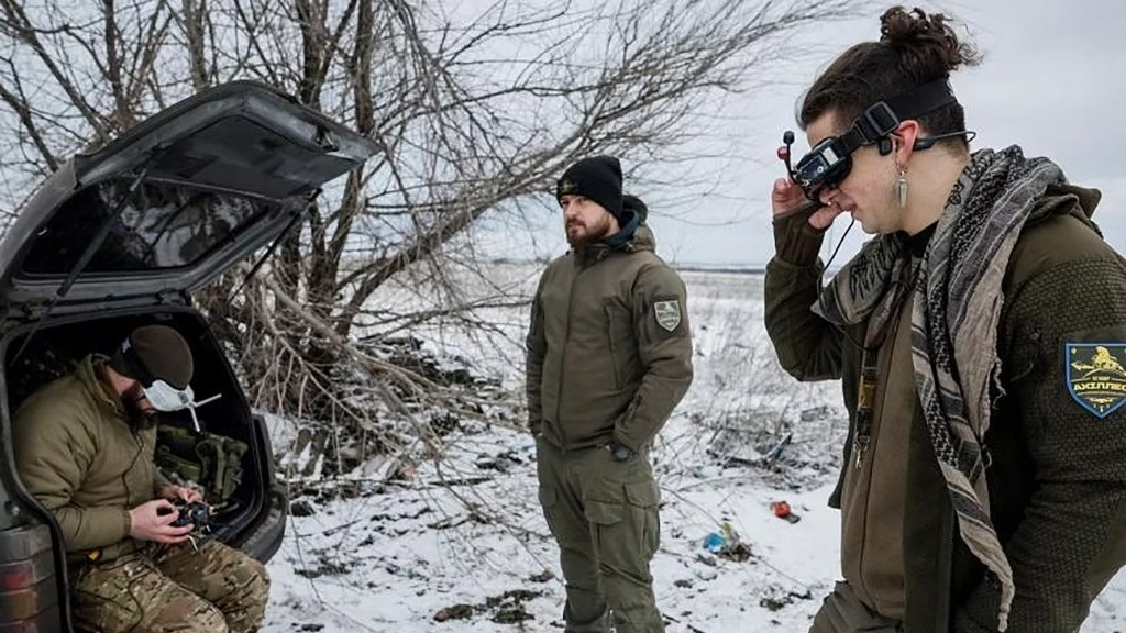 AFU cũng triển khai một lữ đoàn UAV, bao gồm cả các mẫu có tầm hoạt động mở rộng. Ý định chiến đấu của AFU khá rõ ràng, đó là tấn công vào hậu phương của Nga ở các khu vực Gordeevka, Viktorovka và Fnezapnoye thuộc tỉnh Belgorod; đây cũng là trung tâm tiếp tế của RFAF.