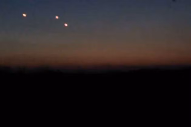 Trong khi đó, cố gắng tận dụng tình thế bất ổn của Kazakhstan, Lực lượng vũ trang Ukraine đã phát động một cuộc tấn công quy mô lớn vào nước cộng hòa Donetsk (DPR) tự xưng, từ ba hướng cùng một lúc.