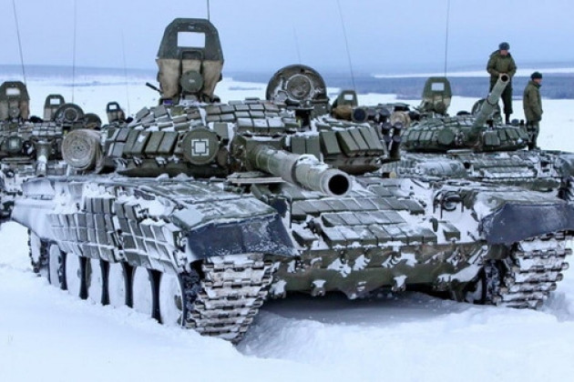 Nong: Ba trung doan xe tang Nga dan tran, san sang can thiep vao Ukraine