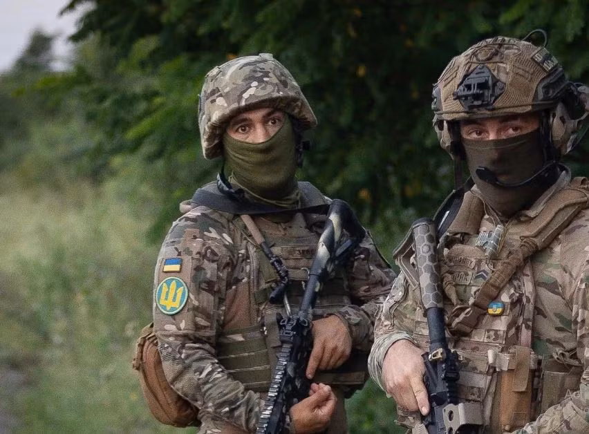 Theo quan điểm của Tướng Sodol, Thủy quân lục chiến Ukraine là lực lượng tinh nhuệ và phải sánh ngang với Thủy quân lục chiến Mỹ về mọi mặt. Sodol đã chỉ đạo việc tuyển chọn binh lính vào Lực lượng Thủy quân lục chiến vô cùng nghiêm ngặt. 