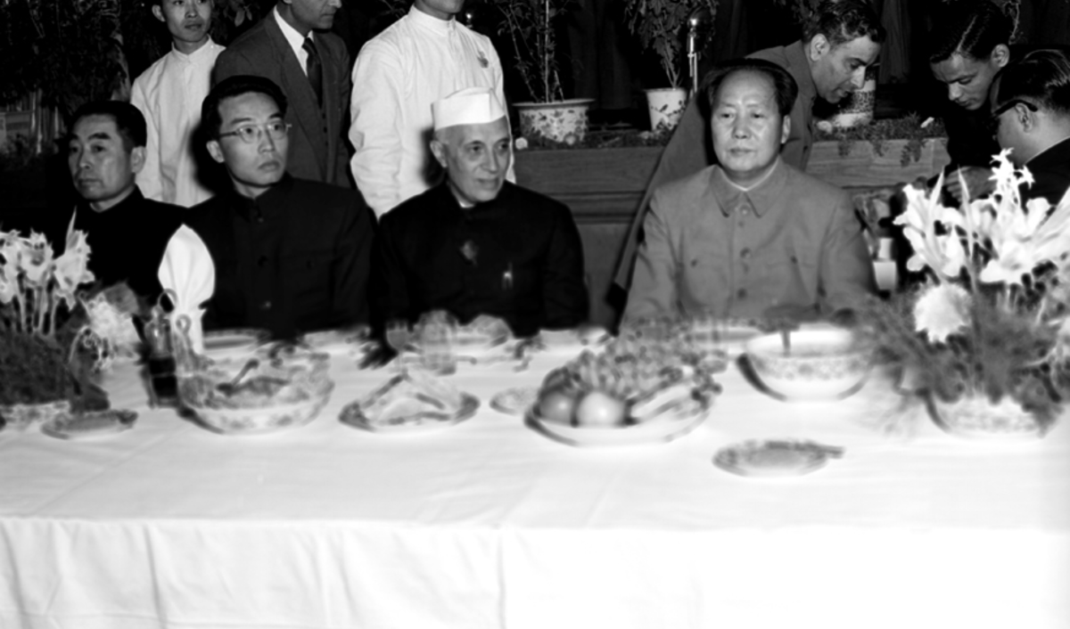 Ấn Độ thiết lập quan hệ ngoại giao với Cộng hòa Nhân dân Trung Hoa vào ngày 1/4/1950, một quốc gia phi cộng sản và một quốc gia xã hội chủ nghĩa đầu tiên ở châu Á làm như vậy.