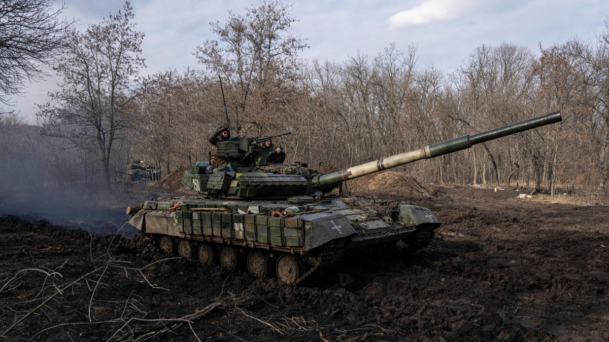 Ý tưởng của Ukraine là sử dụng các phân đội nhỏ để tấn công hơn 20.000 quân Nga đang làm nhiệm vụ bao vây, nhằm đạt được mục tiêu là rút toàn bộ quân Ukraine ra khỏi vòng vây một cách an toàn. Chiến thuật của Quân đội Ukraine rất cụ thể, nhưng đã bị Quân đội Nga nhìn thấu. 