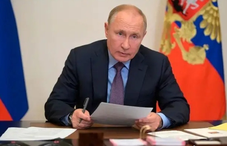 Đồng thời, tin tức về việc chuyển giao hệ thống phòng không Patriot đã khiến Tổng thống Nga Vladimir Putin gọi đó là hành động “đổ thêm dầu vào lửa” của Mỹ và cho biết, Quân đội Nga sẽ tìm ra "thuốc giải" và phá hủy khi nó xuất hiện ở chiến trường Ukraine.