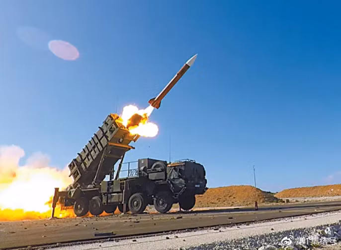 Hiện Ukraine không còn nguồn cung cấp những hệ thống phòng không có nguồn gốc từ Liên Xô. Thật hợp lý khi một hệ thống phòng không như Patriot được bố trí ở khu vực yếu địa như Kiev hoặc tại một địa điểm, hoặc cơ sở hạ tầng có tính chất cực kỳ quan trọng đối với Ukraine. 