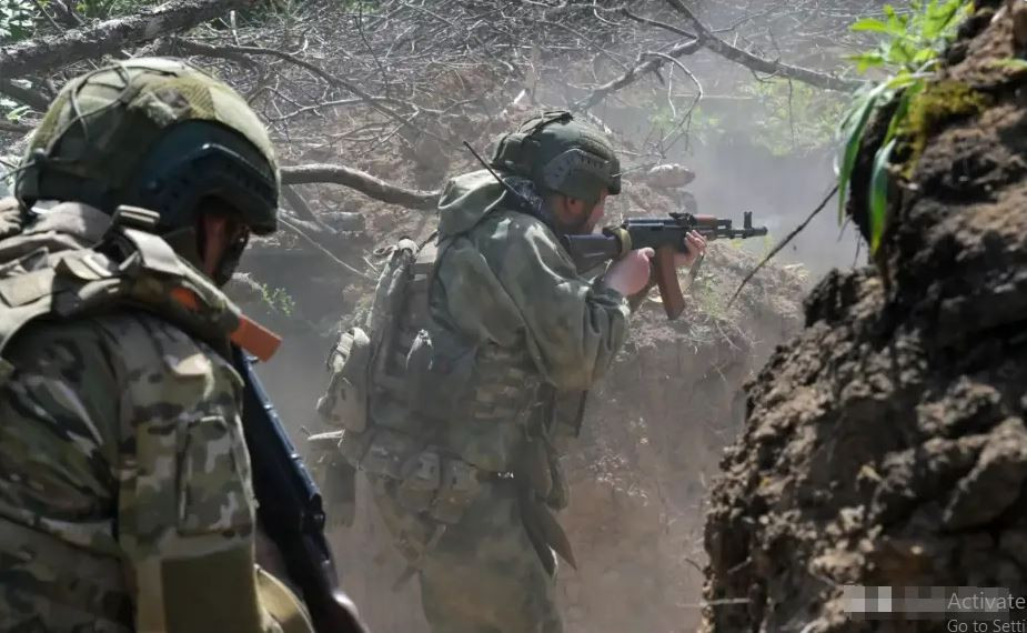 Ông Mekulis cũng cho rằng, lợi thế về quân số của Quân đội Nga so với Quân đội Ukraine ở đây là 3 trên 1, và Quân đội Ukraine hoàn toàn không thể phòng thủ một cách hiệu quả. Điều này cho phép Quân đội Nga tiến lên nhanh chóng và hàng chục nghìn quân Ukraine ở trong khu vực đó đang gặp nguy hiểm.