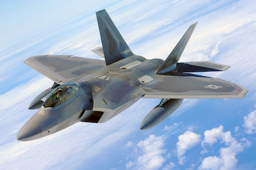 Phi công chiếc F-22 “Hornet 1” sau đó cố điều chỉnh hướng của máy bay chiến đấu một lần nữa; anh ta nói rằng mọi thứ dường như vẫn bình thường và tiếp tục lấy độ cao, nhưng tình hình xấu đi nhanh chóng.
