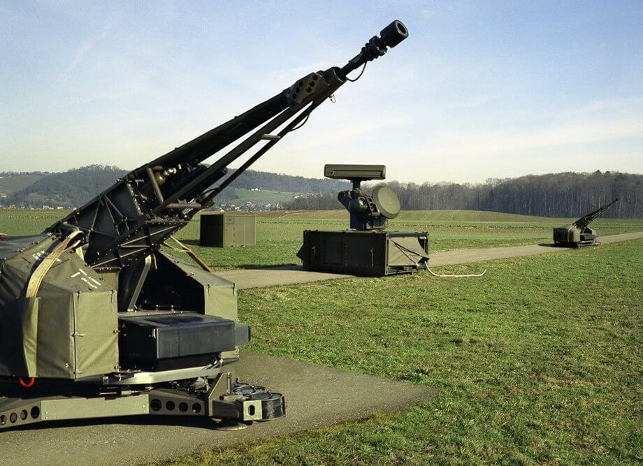 Việc bàn giao hai hệ thống phòng không Skynex của Đức cho Ukraine nhằm mục đích thử nghiệm ở chiến trường. Tuy nhiên, giá thành của hệ thống pháo phòng không như vậy không hề rẻ, với giá khoảng 90,5 triệu euro, cộng thêm 4.000 euro cho mỗi viên đạn. Tuy nhiên, Chính phủ Đức đã quyết định trả tiền cho hai hệ thống này.