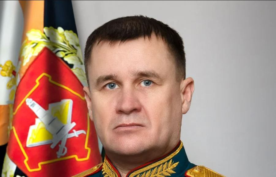 Điều đáng chú ý là chỉ huy chiến dịch “giải phóng” Avdiivka do Tướng Mordvichev, Tư lệnh Quân khu Trung tâm, chỉ huy. Tướng Mordvichev cũng đã giành chiến thắng trong trận Mariupol trong giai đoạn đầu của cuộc chiến và tiêu diệt một số quân Ukraine, trong đó có Tiểu đoàn Azov. Và bây giờ là chiến thắng tại Avdiivka. 