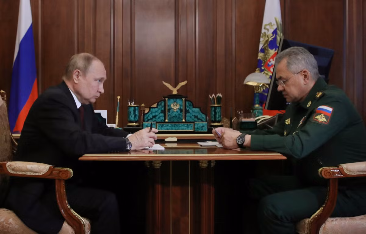 Theo thông tin từ trang Topwar của Nga, Bộ trưởng Quốc phòng Nga Sergey Shoigu đã trình báo cáo lên Tổng thống Putin việc Quân khu trung tâm Nga đã "giải phóng" thành phố Avdiivka, sau 4 tháng tiến hành “tổng công kích”.