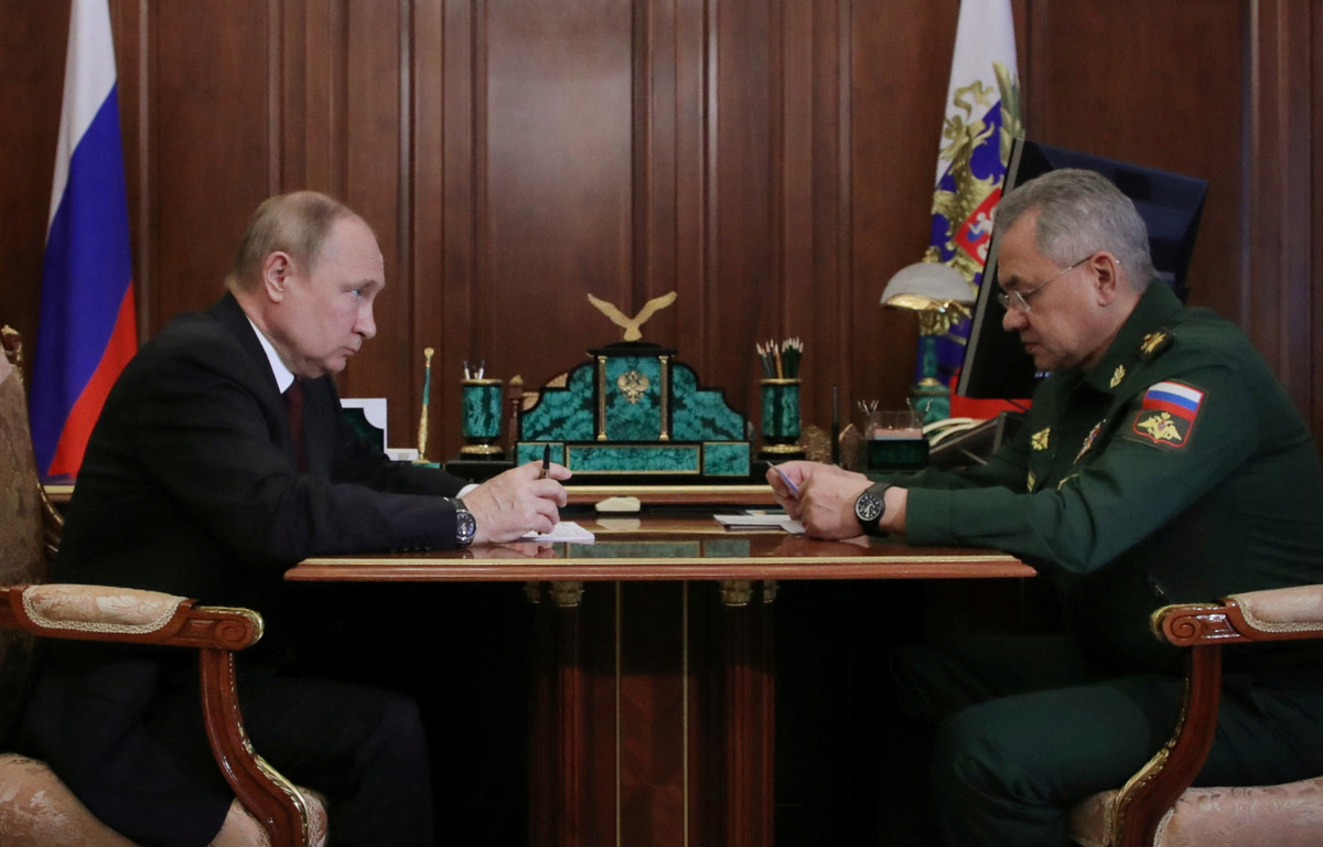 Theo thông tin từ trang Topwar của Nga, Bộ trưởng Quốc phòng Nga Sergey Shoigu đã trình báo cáo lên Tổng thống Putin việc Quân khu trung tâm Nga đã "giải phóng" thành phố Avdiivka, sau 4 tháng tiến hành “tổng công kích”.