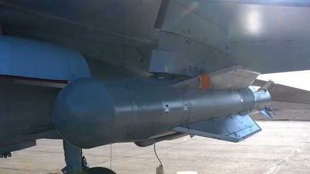 Theo ông Yuri Ignat, người phát ngôn quân đội Ukraine cho biết, Moscow đủ khả năng sử dụng loại bom này vô thời hạn. Một tuyên bố như vậy ngụ ý ba khả năng: thứ nhất Nga có một số lượng lớn bom được sản xuất và việc sản xuất những quả bom như vậy vẫn tiếp tục ở tốc độ tối đa hoặc cả hai.