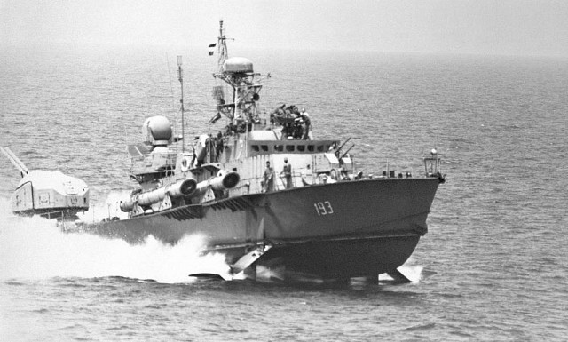 7Pháo tự động 25 mm 2M-3 chỉ trang bị cho các tàu của hải quân Liên Xô, không thấy trang bị trên máy bay hoặc xuất hiện trên các phương tiện chiến đấu trên bộ. Pháo chủ yếu để vũ trang cho các tàu vận tải quân sự và tàu chiến đấu nhỏ hoặc tàu ngầm.