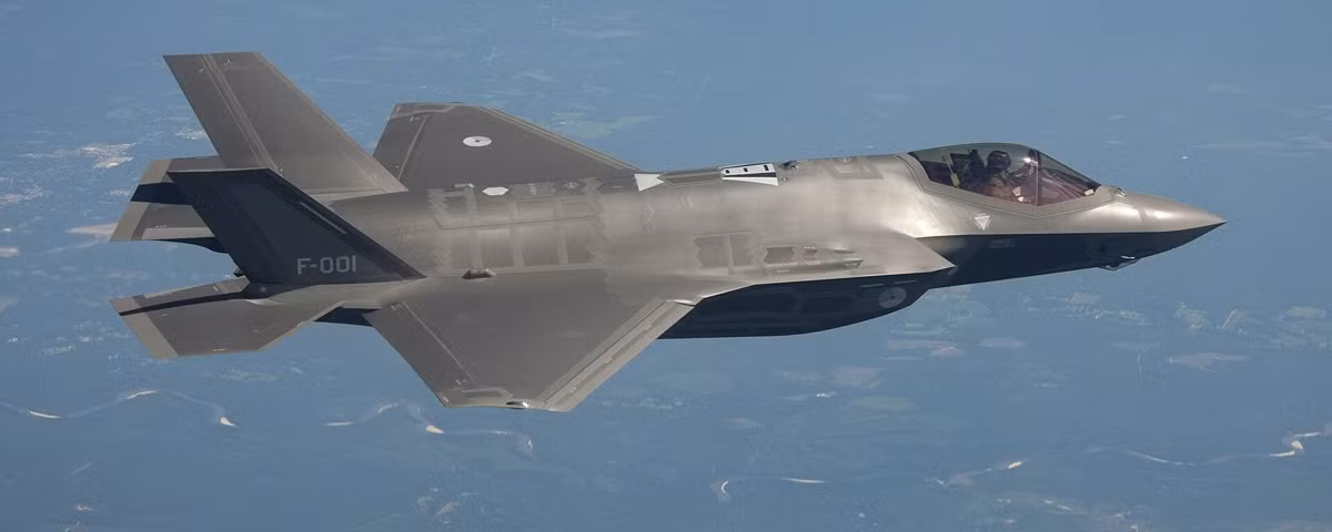 Việc chặn các phương tiện liên lạc giữa các đài chỉ huy mặt đất với máy bay F-35 và giữa nội bộ các máy bay F-35, sẽ mang lại cho quân đội Nga một lợi thế đáng kể; vì phi công của các máy bay chiến đấu này sẽ không thể thực hiện nhiệm vụ được giao, hoặc thực hiện nhiệm vụ khi không có chỉ huy từ dưới mặt đất.