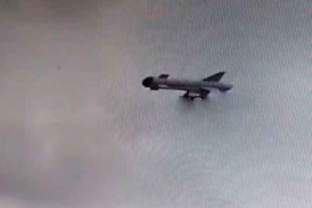 Lực lượng không quân và tên lửa trong ngày 4/4, cũng đã phá hủy sở chỉ huy của Lữ đoàn cơ giới độc lập số 24 của Ukraine ở vùng Lisichansk (thành phố thuộc tỉnh Luhansk) và một kho đạn tại đây.