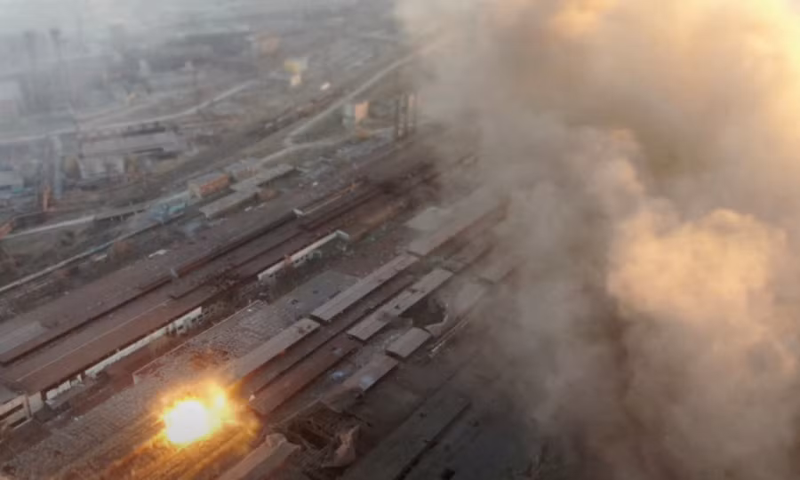 Trong khi đó, Đô đốc Mizantsev chỉ huy Trung tâm Phòng thủ Bộ Quốc phòng Liên bang Nga cũng cho biết, Bộ Quốc phòng Nga khuyến cáo quân phòng thủ Ukraine, vẫn còn ở Mariupol, hạ vũ khí vào ngày 5/4.